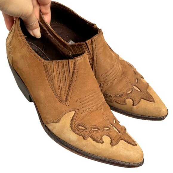 Vintage Guess Nubuck Leather Cowboy Style Heeled Shoes - 6/5-5.5US - Picture 3 of 11